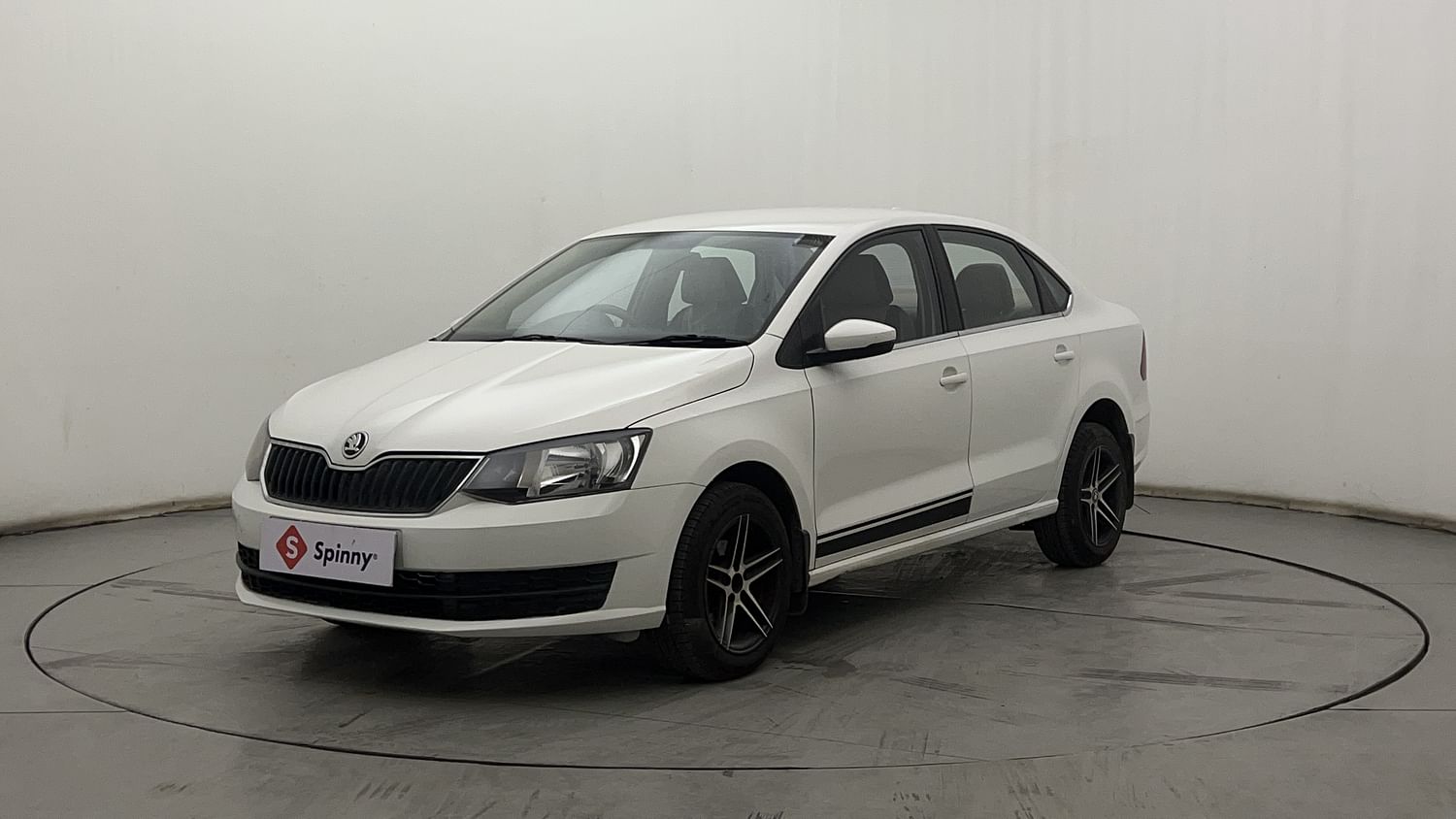 LEFT FRONT CORNER VIEW