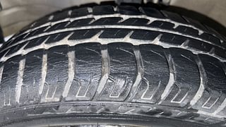 Used 2015 Maruti Suzuki Wagon R 1.0 [2010-2019] VXi Petrol Manual tyres LEFT FRONT TYRE TREAD VIEW