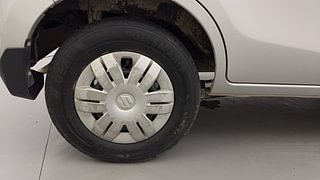 Used 2022 Maruti Suzuki Alto 800 LXi (O) Petrol Manual tyres RIGHT REAR TYRE RIM VIEW