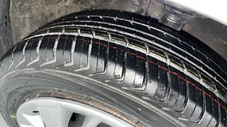 Used 2014 Maruti Suzuki Wagon R 1.0 [2010-2019] VXi Petrol Manual tyres RIGHT FRONT TYRE TREAD VIEW
