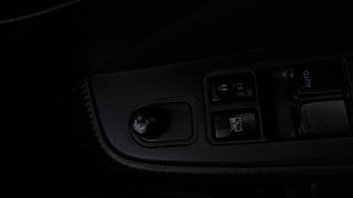 Used 2018 Maruti Suzuki Swift [2017-2021] VXI AMT Petrol Automatic top_features Adjustable ORVM