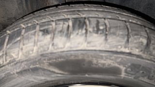 Used 2018 Maruti Suzuki Swift [2017-2021] VXI AMT Petrol Automatic tyres RIGHT REAR TYRE TREAD VIEW