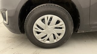 Used 2017 Maruti Suzuki Swift [2014-2017] VXI (O) Petrol Manual tyres LEFT FRONT TYRE RIM VIEW