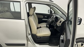 Used 2015 Maruti Suzuki Wagon R 1.0 [2010-2019] VXi Petrol Manual interior RIGHT SIDE FRONT DOOR CABIN VIEW