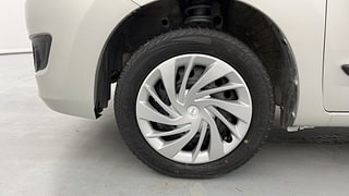 Used 2014 Maruti Suzuki Wagon R 1.0 [2010-2019] VXi Petrol Manual tyres LEFT FRONT TYRE RIM VIEW