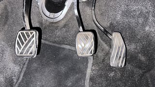 Used 2015 Maruti Suzuki Wagon R 1.0 [2010-2019] VXi Petrol Manual interior PEDALS VIEW