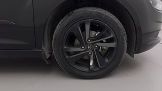 Used 2022 Tata Altroz XZA Plus Petrol Dark Edtion Petrol Automatic tyres RIGHT FRONT TYRE RIM VIEW