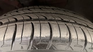 Used 2015 Hyundai Elite i20 Asta 1.2 Petrol Manual tyres RIGHT FRONT TYRE TREAD VIEW