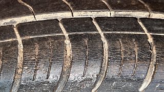Used 2023 Tata Altroz XZ 1.2 Petrol Manual tyres RIGHT REAR TYRE TREAD VIEW