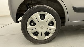 Used 2016 Maruti Suzuki Wagon R 1.0 VXI AMT Petrol Automatic tyres RIGHT REAR TYRE RIM VIEW