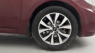 Used 2013 Hyundai Verna Fluidic 1.6 VTVT SX Opt AT Petrol Automatic tyres RIGHT FRONT TYRE RIM VIEW