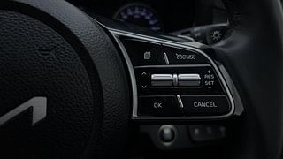 Used 2021 Kia Seltos X Line DCT Petrol Automatic top_features Cruise control