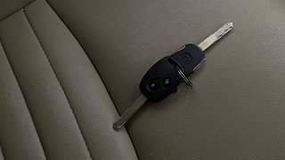 Used 2016 Honda Brio VX MT Petrol Manual extra CAR KEY VIEW