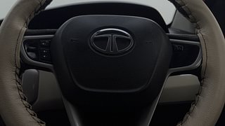 Used 2016 Tata Zest [2014-2019] XT Petrol Petrol Manual top_features Airbags
