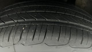 Used 2016 Maruti Suzuki Baleno Alpha 1.2 Petrol Manual tyres LEFT REAR TYRE TREAD VIEW