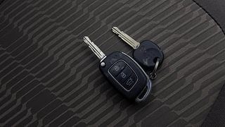 Used 2019 Hyundai Xcent SX Petrol Manual extra CAR KEY VIEW