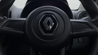Used 2020 Renault Kwid 1.0L RXT(O) AMT Petrol Automatic top_features Airbags