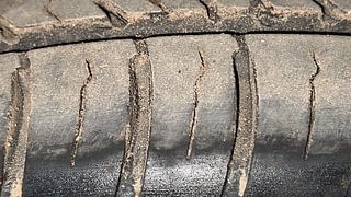 Used 2020 Maruti Suzuki Dzire VXi Petrol Manual tyres RIGHT FRONT TYRE TREAD VIEW