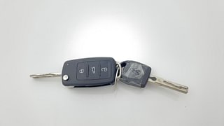 Used 2016 Volkswagen Polo Comfortline 1.2L (P) Petrol Manual extra CAR KEY VIEW