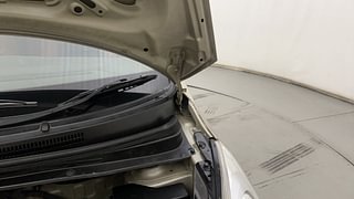 Used 2011 Hyundai i10 Era 1.1 iRDE2 Petrol Manual engine ENGINE LEFT SIDE HINGE & APRON VIEW