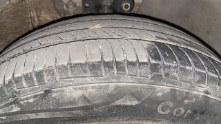 Used 2016 Volkswagen Polo Comfortline 1.2L (P) Petrol Manual tyres RIGHT FRONT TYRE TREAD VIEW