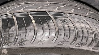Used 2016 Honda Brio VX MT Petrol Manual tyres RIGHT REAR TYRE TREAD VIEW