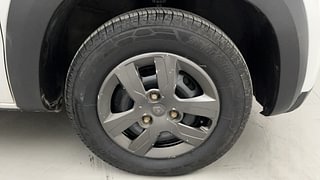 Used 2020 Renault Kwid RXT Opt Petrol Manual tyres RIGHT FRONT TYRE RIM VIEW