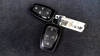 Used 2023 Tata Altroz XZ 1.2 Petrol Manual extra CAR KEY VIEW