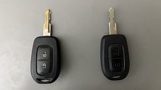 Used 2020 Renault Kwid RXT Opt Petrol Manual extra CAR KEY VIEW