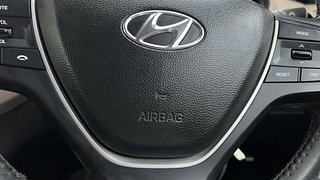 Used 2019 Hyundai Elite i20 Sportz Plus 1.2 Petrol Manual top_features Airbags