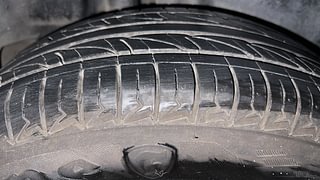 Used 2016 Maruti Suzuki Ciaz ZXi  AT Petrol Automatic tyres RIGHT REAR TYRE TREAD VIEW