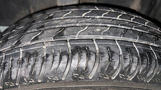 Used 2021 Renault Kiger RXZ 1.0 Turbo MT Petrol Manual tyres RIGHT REAR TYRE TREAD VIEW