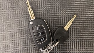 Used 2020 Hyundai Elite i20 Sportz Plus 1.2 Petrol Manual extra CAR KEY VIEW