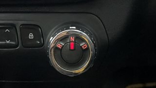 Used 2017 Renault Kwid CLIMBER 1.0 AMT Petrol Automatic interior GEAR  KNOB VIEW