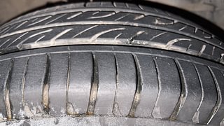 Used 2015 Honda City V Petrol Manual tyres RIGHT FRONT TYRE TREAD VIEW