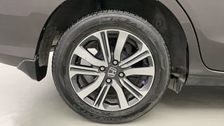 Used 2022 Honda Amaze VX CVT 1.2 Petrol Petrol Automatic tyres RIGHT REAR TYRE RIM VIEW