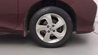 Used 2015 Honda City V Petrol Manual tyres RIGHT FRONT TYRE RIM VIEW