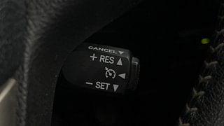 Used 2022 Toyota Innova Crysta ZX 2.7 AT 7 STR Petrol Automatic top_features Cruise control
