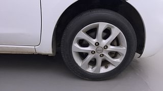 Used 2016 Nissan Micra [2013-2020] XV CVT Petrol Automatic tyres RIGHT FRONT TYRE RIM VIEW