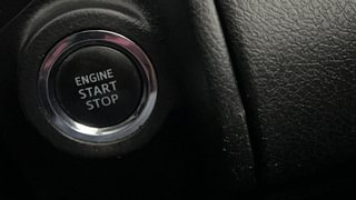 Used 2022 Toyota Innova Crysta ZX 2.7 AT 7 STR Petrol Automatic top_features Keyless start