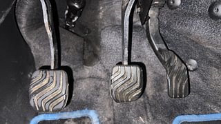 Used 2021 Renault Kiger RXZ 1.0 Turbo MT Petrol Manual interior PEDALS VIEW