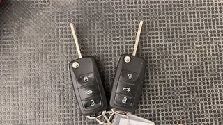 Used 2021 volkswagen Vento 1.0L Comfortline Petrol Petrol Manual extra CAR KEY VIEW