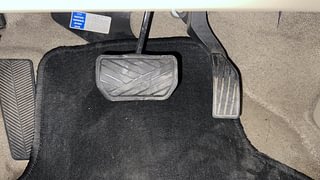 Used 2016 Maruti Suzuki Ciaz ZXi  AT Petrol Automatic interior PEDALS VIEW
