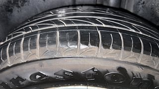 Used 2016 Maruti Suzuki Ciaz ZXi  AT Petrol Automatic tyres LEFT REAR TYRE TREAD VIEW