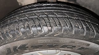 Used 2017 Renault Kwid CLIMBER 1.0 AMT Petrol Automatic tyres RIGHT FRONT TYRE TREAD VIEW