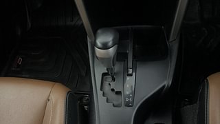 Used 2022 Toyota Innova Crysta ZX 2.7 AT 7 STR Petrol Automatic interior GEAR  KNOB VIEW