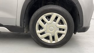 Used 2016 Maruti Suzuki Vitara Brezza [2016-2020] VDi Diesel Manual tyres RIGHT FRONT TYRE RIM VIEW