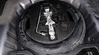 Used 2016 Maruti Suzuki Ciaz ZXi  AT Petrol Automatic tyres SPARE TYRE VIEW