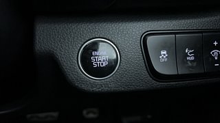 Used 2023 Kia Seltos X Line DCT Petrol Automatic top_features Keyless start