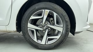 Used 2022 Hyundai Aura SX Plus 1.2 AMT Petrol Petrol Automatic tyres RIGHT FRONT TYRE RIM VIEW